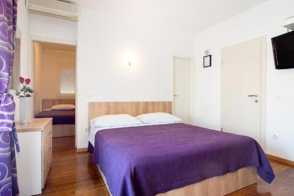 Bed & Breakfast Pino Podstrana Esterno foto