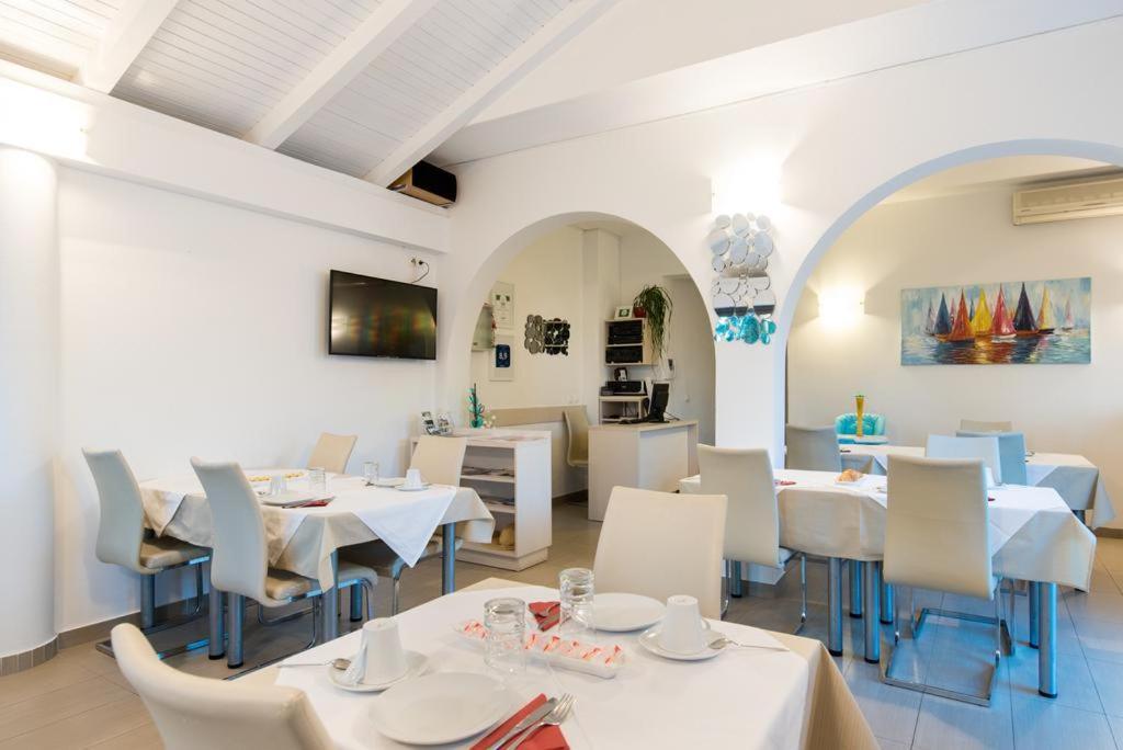 Bed & Breakfast Pino Podstrana Esterno foto