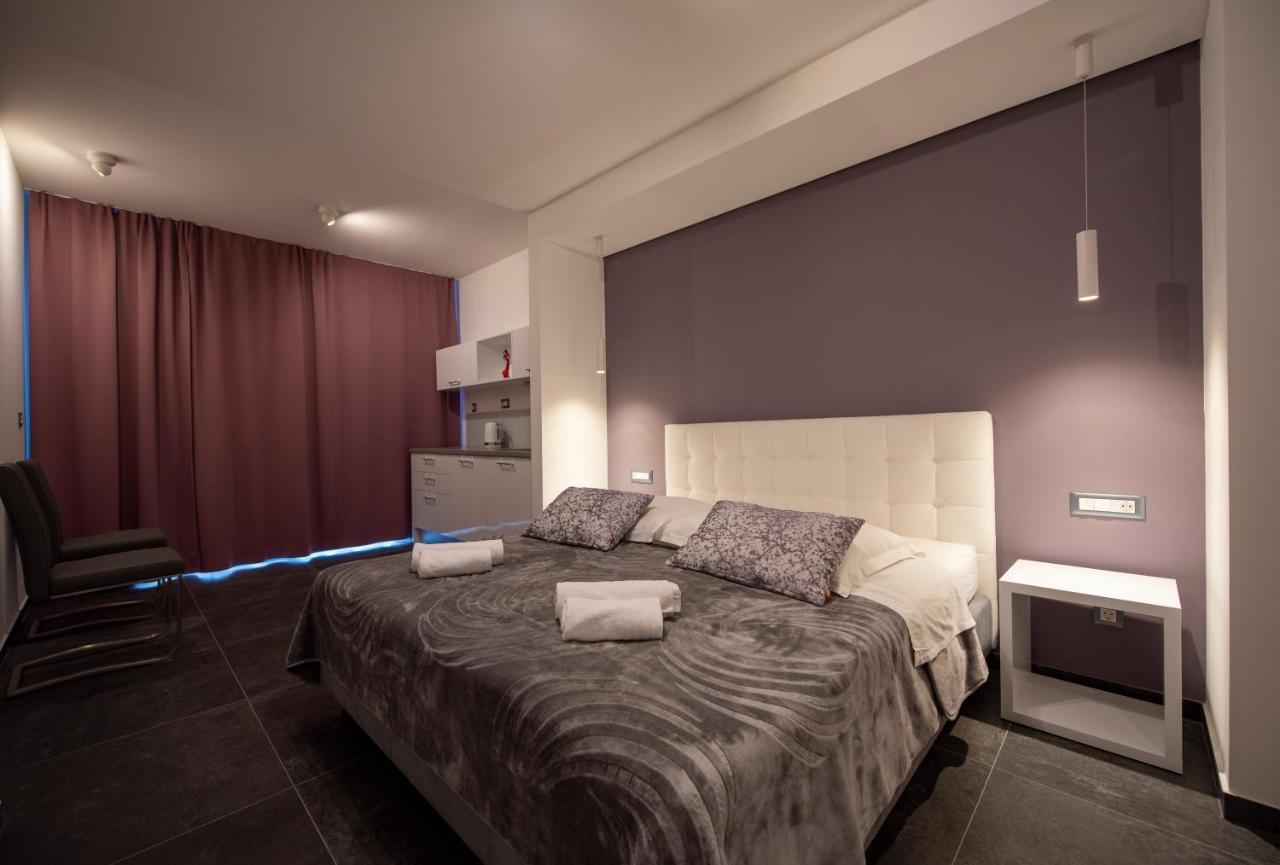 Bed & Breakfast Pino Podstrana Esterno foto