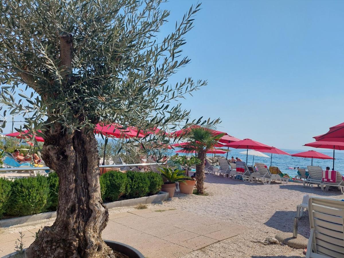 Bed & Breakfast Pino Podstrana Esterno foto